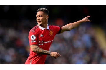 ユナイテッドFWアントニ、障がいを持つ少年に神対応！母親が感動で涙 画像