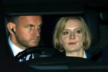 英政権、支持率1桁台に 画像