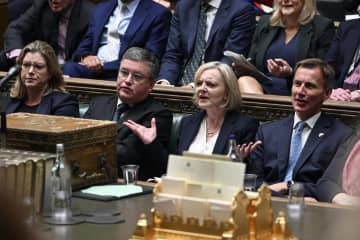 英内相辞任、トラス政権に痛手 画像