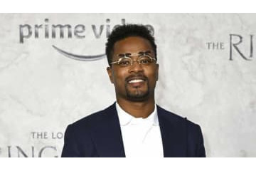 エヴラ、またオールド・トラッフォードの芝を食う 画像