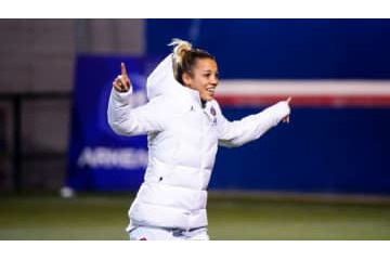 ノルウェー代表FW、女子代表選手に公開プロポーズ！結果はこうなった 画像