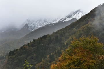 中国地方の最高峰、大山で初冠雪 画像