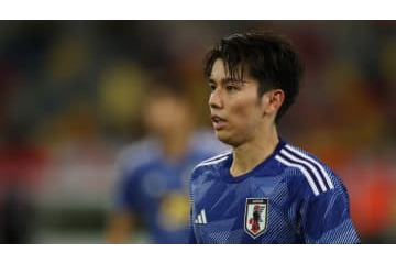 日本代表MF田中碧、愛されてる！チームメイトの“おんぶ”に「ありがと」 画像