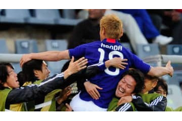 日本代表、影のエース！W杯で「18番」を背負った6名の選手たち 画像