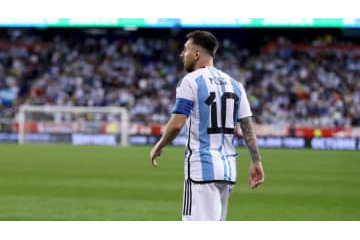 メッシ、最後のW杯のために「PSG早期離脱要請」か　側近は否定 画像