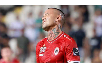 喫煙で追放のナインゴラン、練習早退…「スポーツマンらしくない」と会長苦言 画像