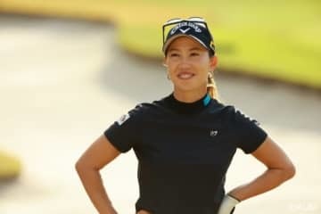 チップインイーグル生んだ新ウェッジが「ラッキーアイテム」に　上田桃子が悔しさ晴らすVへ前進 画像