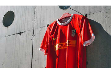 浦和レッズが「阿部勇樹 引退試合」ユニフォームを発表！あの“ACL優勝”を彷彿とさせるデザイン 画像