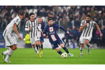 「最強メッシにボールを渡せ、PSG1年目はそれがなかった」 ポチェッティーノ監督が解説 画像