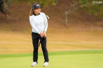 ＜速報＞渋野日向子の妹・暉璃子が2日目スタート　痛恨OBもビッグドライブを披露 画像