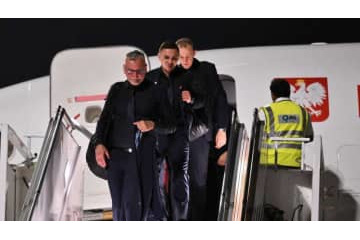 W杯に向かうポーランド代表を守れ！ウクライナ国境での「護衛」が話題 画像