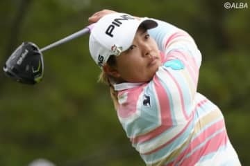 鈴木愛が今季初優勝に王手　「195」で54Hツアー新記録樹立 画像