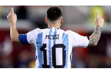 メッシvsメッシのバトル実現！？アディダスのCMでメッシ5人が“共演” 画像