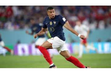 無慈悲エムバペ、W杯でやったボールに触れないDF破壊シーン 画像