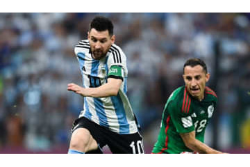 メッシ、W杯のユニフォーム交換で炎上…「バカバカしい」と当のメキシコ選手は擁護  画像