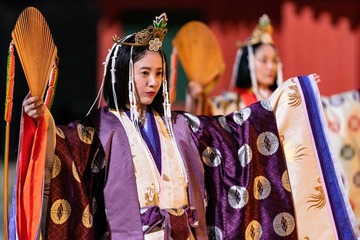吉高由里子、着物姿で優美に舞う 2024年大河「光る君へ」岩手県で本格始動 画像