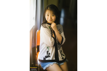 STU48峯吉愛梨沙、“大人モード”で美脚チラリ 画像