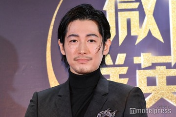 “包丁で指先切り落とした”ディーン・フジオカ「先っぽ生えてきました」最新ショットに反響 画像