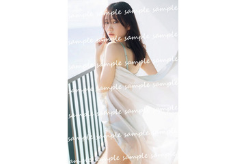 乃木坂46田村真佑、美しい初ランジェリー姿　レース越しで幻想的な封入ポストカード公開＜恋に落ちた瞬間＞ 画像