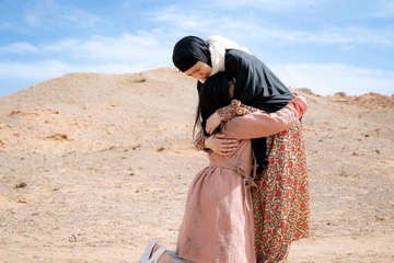 「VIVANT」薫（二階堂ふみ）、アディエル＆ジャミーン親子との関係性に驚きの声「重要人物な気がする」「何かの伏線かと」 画像