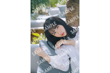 日向坂46上村ひなの、あどけない表情にキュン 1st写真集12種の書店限定ポストカード解禁＜そのままで＞ 画像