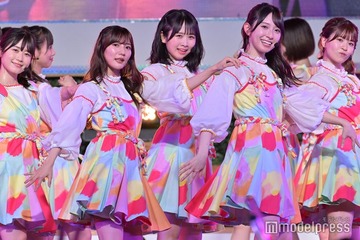 日向坂46「TIF」2年連続大トリ 小坂菜緒が欠席メンバーの“ポーズ”で思い届ける＜TIF2023＞ 画像