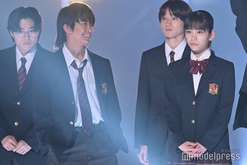 「最高の教師」「最高の生徒」総勢約30人が「TGC」登場・役衣装でランウェイ歩く＜TGC2023A／W＞ 画像