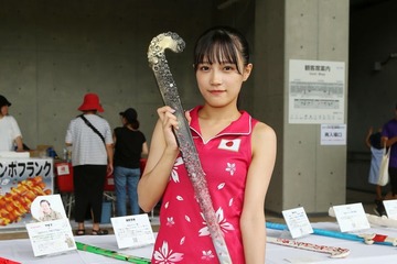 ホッケーアンバサダー・つばきファクトリー河西結心、女子日本代表“さくらジャパン”ユニフォーム姿で登場 サプライズ演出に拍手喝采 画像