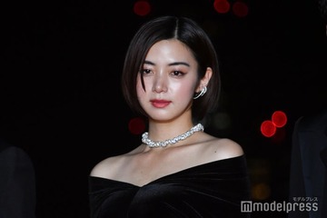 池田エライザ、美しいブラックドレス姿でジュエリー輝く 初の母親役に「非常にプレッシャーで」＜おまえの罪を自白しろ＞ 画像