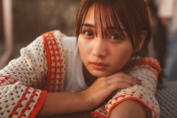 ばんばんざい・るな、初グラビア＆雑誌初表紙　水着姿で美ボディ披露 画像