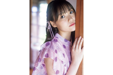 Juice＝Juice工藤由愛、美バストチラリで麗し度アップ　雨も味方に「大人に近づく私をサポートしてくれた」＜多幸感（2）〜タコカン（2）〜＞ 画像