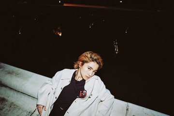 木戸大聖「First Love 初恋」の素朴さ裏切る金髪スタイル＆クールな眼差し 画像
