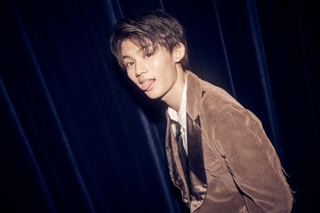 藤原大祐、正体不明の謎のショーマン・TiUだった メジャーデビュー＆東阪ワンマンライブを発表＜日程・会場＞ 画像
