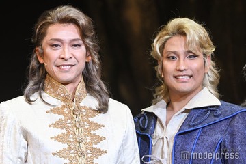 坂本昌行＆ジャニーズWEST桐山照史“王と騎士”姿で登場 見どころ語る「新たな桐山を見せられる」＜キャメロット＞ 画像