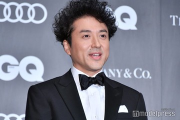 ムロツヨシ「うちの弁護士は手がかかる」で着用「踊る大捜査線」青島コートは本物だった「すごい」の声 画像