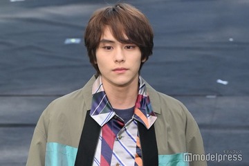 山下幸輝、カーキジャケットで秋らしいスタイリング＜TGC フェス 山梨 2023＞ 画像