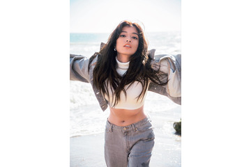 ローラ、美腹筋くっきり 人生になくてはならない“3つのもの”も明かす 画像