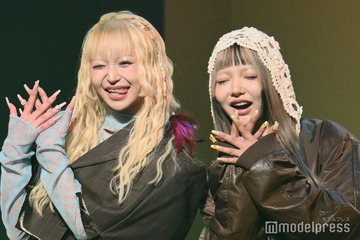 YouTube話題の“コノリリ”Conomi＆ライリー、美脚際立つミニ丈・個性派コーデ堂々着こなす＜TGC teen 2023 Winter＞ 画像