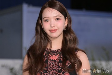 藤田ニコル、ノースリーブでスラリ二の腕披露 新婚幸せオーラ全開＜ディオールホリデーポップアップ＞ 画像