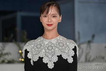 多部未華子、黒ドレス×赤リップでオーラ放つ＜ディオールホリデーポップアップ＞ 画像