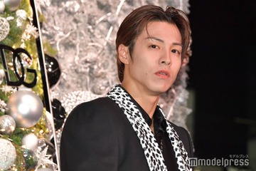 THE RAMPAGE・RIKU、スーツでこなれ感演出 クリスマスに思い馳せる＜ドルチェ＆ガッバーナホリデー＞ 画像