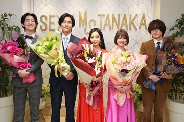 木南晴夏、思わず涙 生見愛瑠らと「セクシー田中さん」クランクアップ 画像