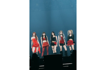 LE SSERAFIM、&TEAMらと“私の仲間になれ宣言” 美貌輝くステージで「Perfect Night」日本初披露＜BEAT AX＞ 画像