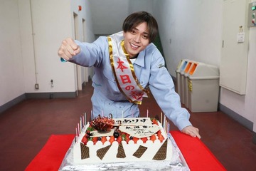 King ＆ Prince永瀬廉、バースデーサプライズに歓喜 25歳の抱負語る「今よりも柔軟に物事を考えて仕事に精進したい」＜厨房のありす＞ 画像