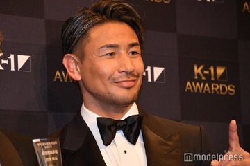 魔裟斗、11歳長女との2ショット公開「輪郭がそっくり」「イケてる」“娘のファッション”に注目集まる 画像
