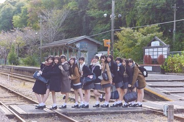 乃木坂46・5期生写真集「あの頃、乃木坂にいた」全国12書店でパネル展開催決定 未公開のアザーカット多数 画像