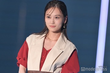 乃木坂46山下美月、美脚大胆披露 タイトなミニワンピ姿に「スタイル良すぎ」「ドキッとした」 画像