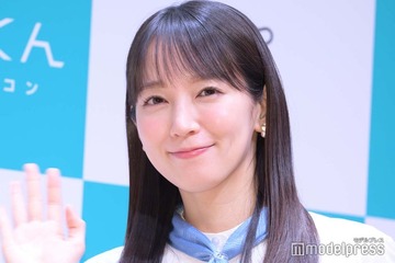 吉岡里帆、爽やか衣装で色白美脚チラ見せ 休日の意外な過ごし方語る「メキシコの方とか行きたい」 画像
