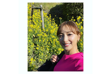 望月理恵アナ、ミニスカで美脚全開 ゴルフルック披露に「綺麗すぎる」「スタイル抜群」と反響 画像