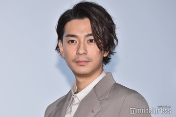 三浦翔平「可愛い子」との2ショットに「自宅ショット貴重」「どの角度もイケメン」と反響 画像